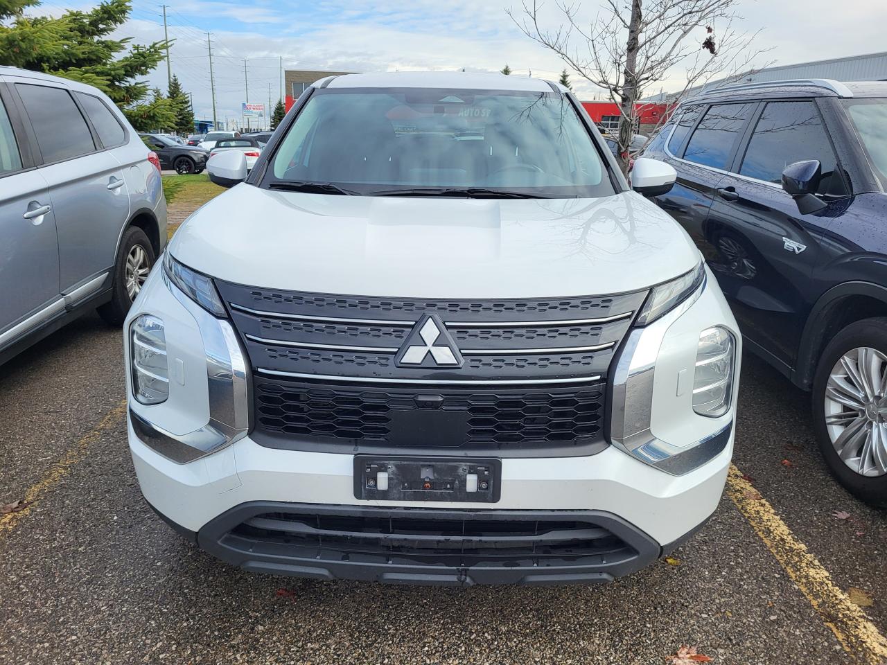 2022 Mitsubishi Outlander ES S-AWC Photo