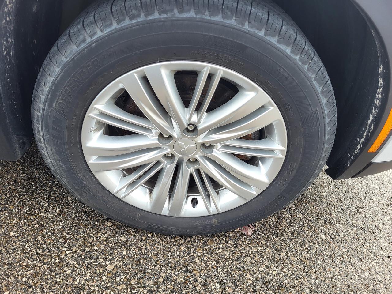 2022 Mitsubishi Outlander ES S-AWC Photo