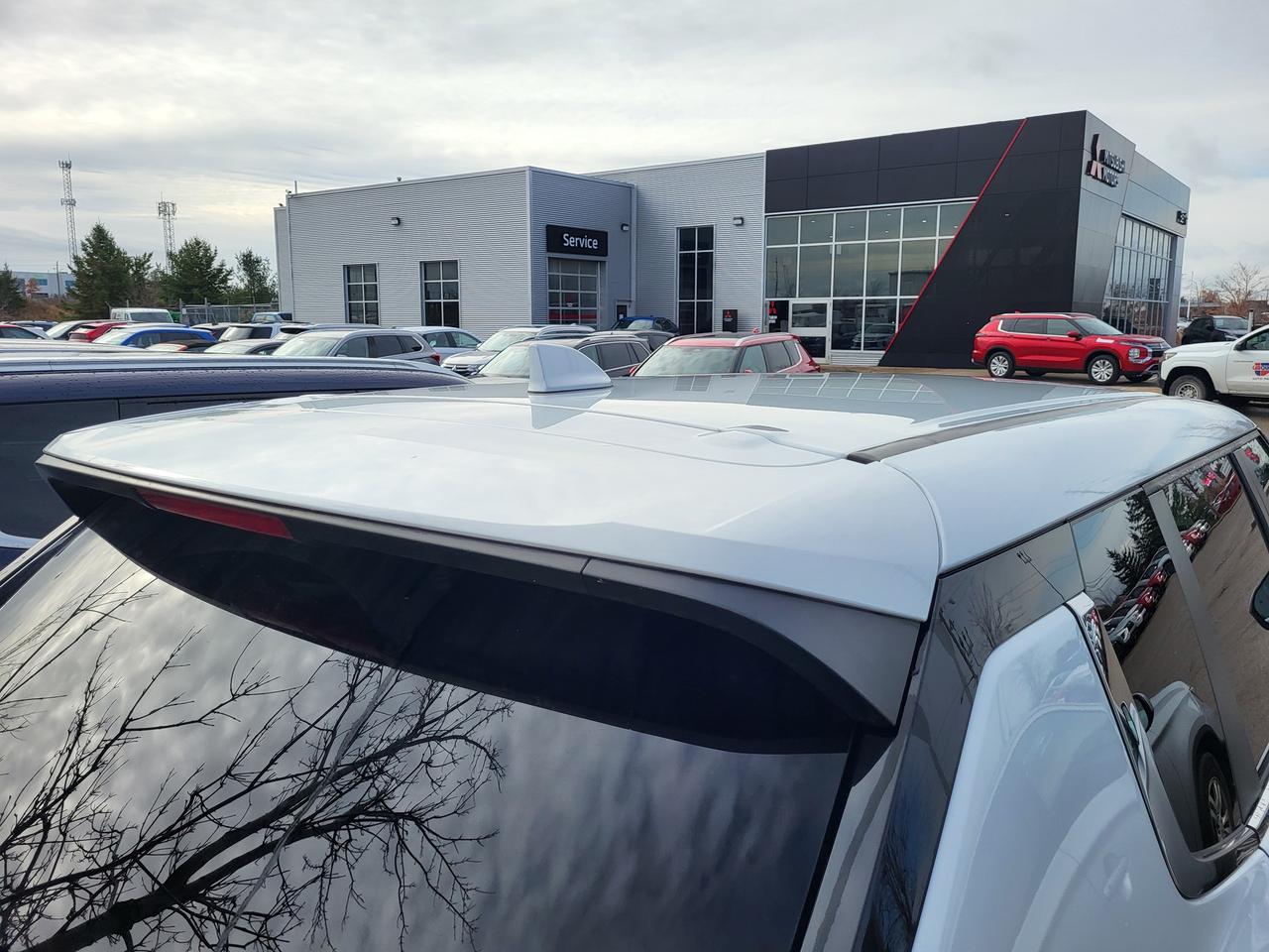 2022 Mitsubishi Outlander ES S-AWC Photo