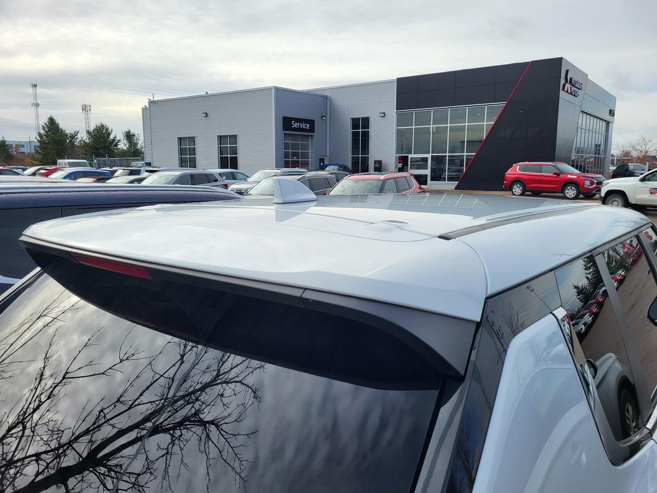 2022 Mitsubishi Outlander ES S-AWC Photo