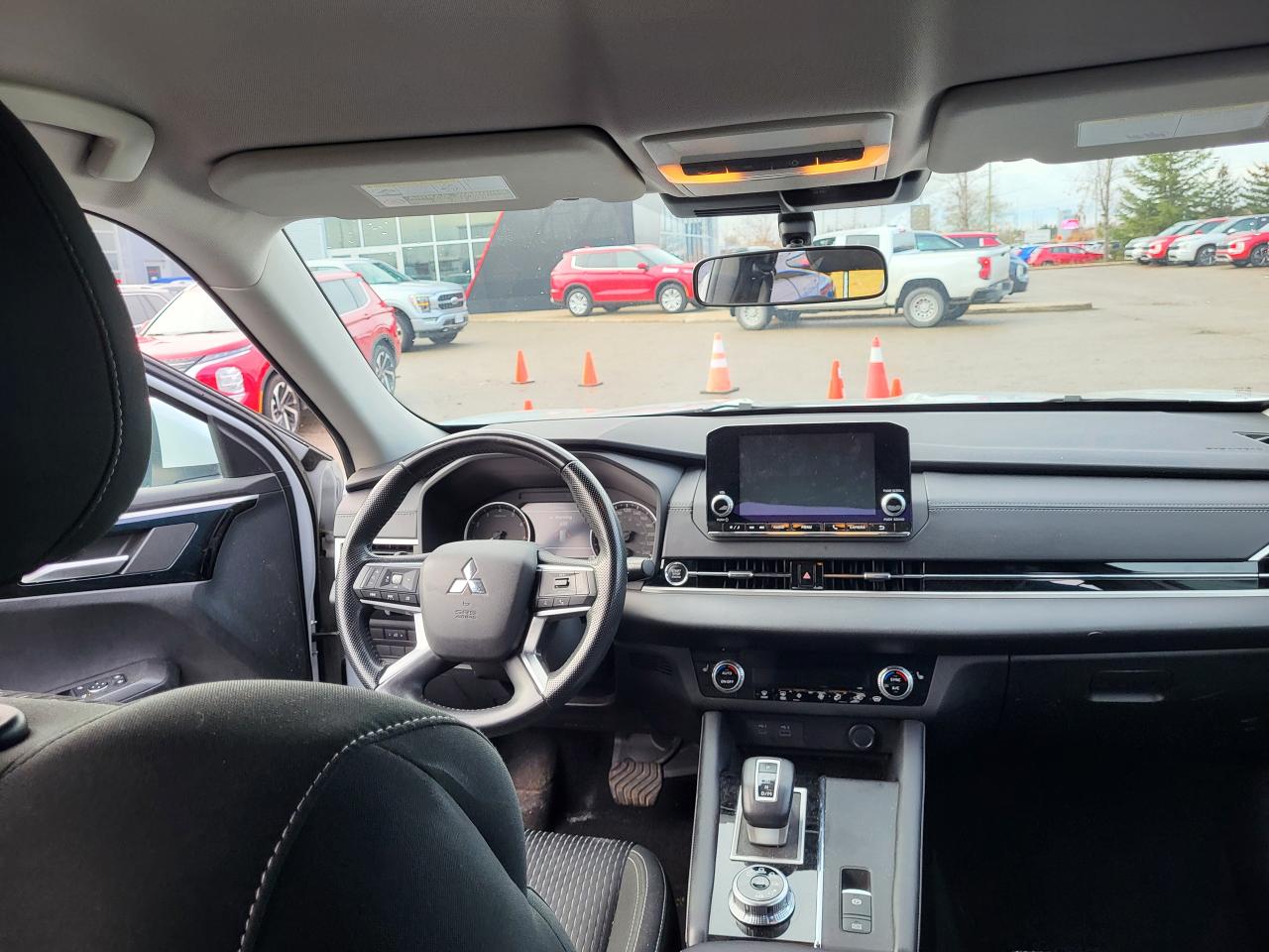 2022 Mitsubishi Outlander ES S-AWC Photo