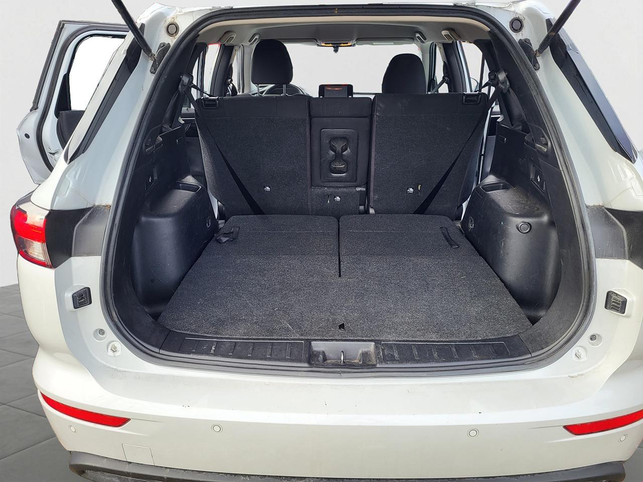 2022 Mitsubishi Outlander ES S-AWC Photo