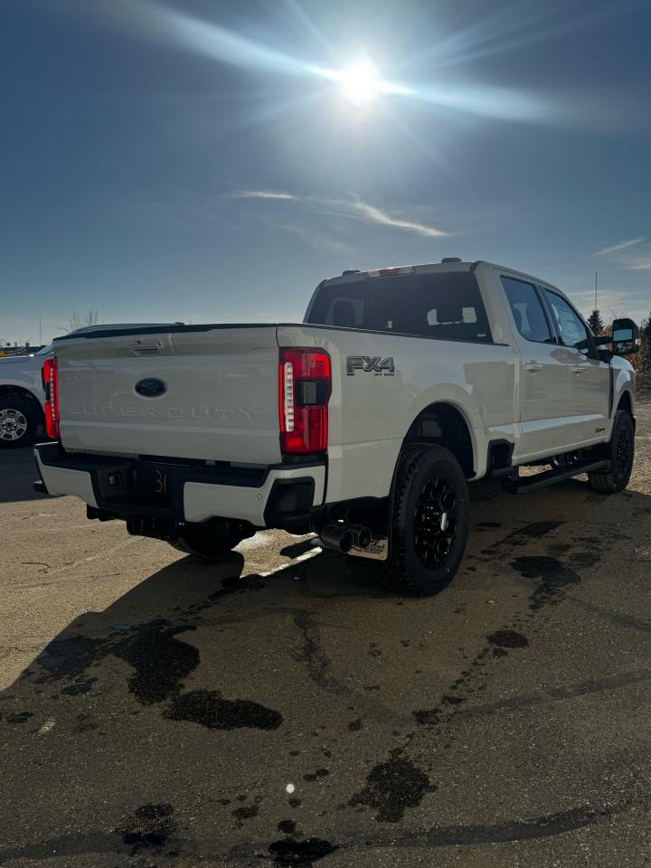 2026 Ford F-350 Super Duty SRW Lariat Photo