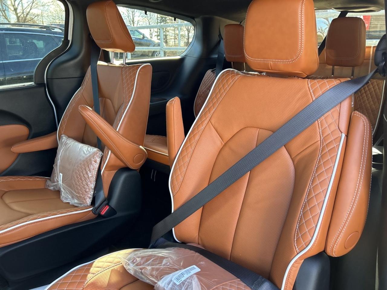 2024 Chrysler Pacifica Hybrid Pinnacle HYBRID|PINNACLE|NAV|DVD|LEATHER|SUNROOF|360CAM Photo