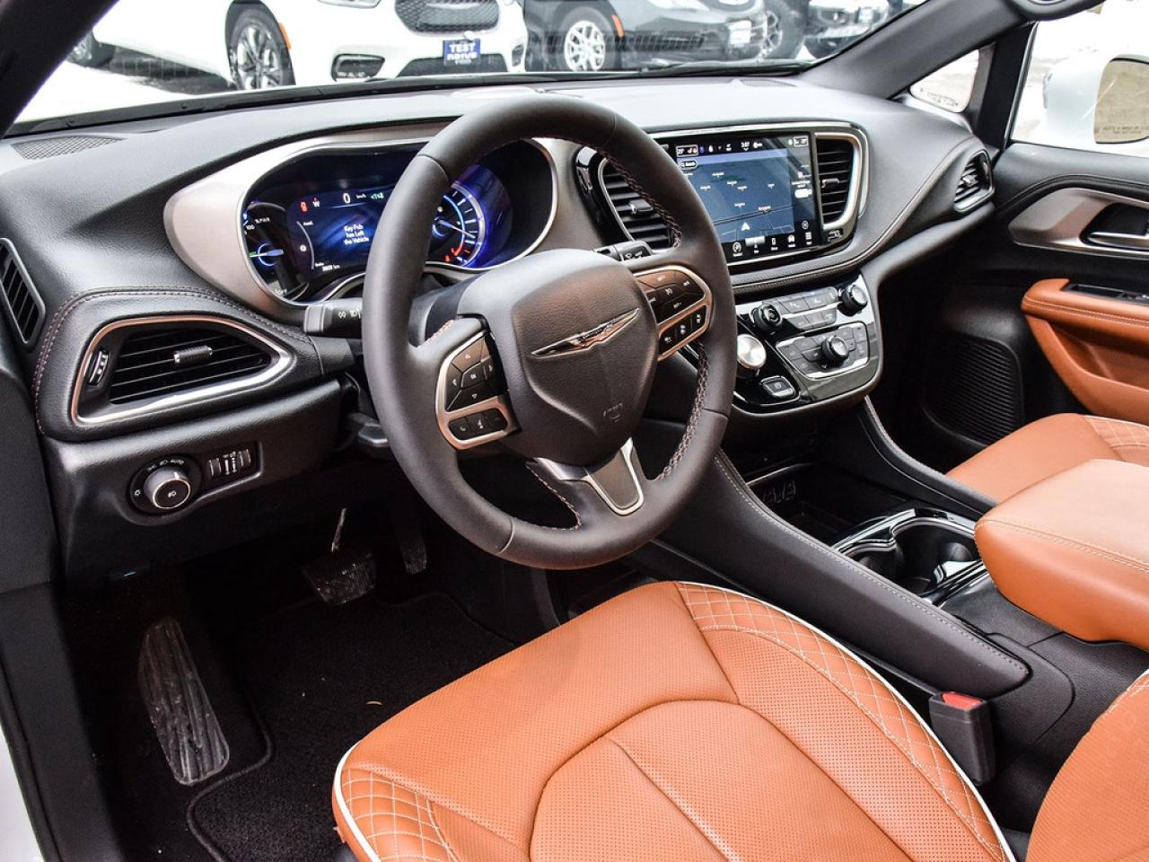 2024 Chrysler Pacifica Hybrid Pinnacle |HYBRID|PINNACLE|NAV|DVD|LEATHER|PANORROF|360CAM Photo