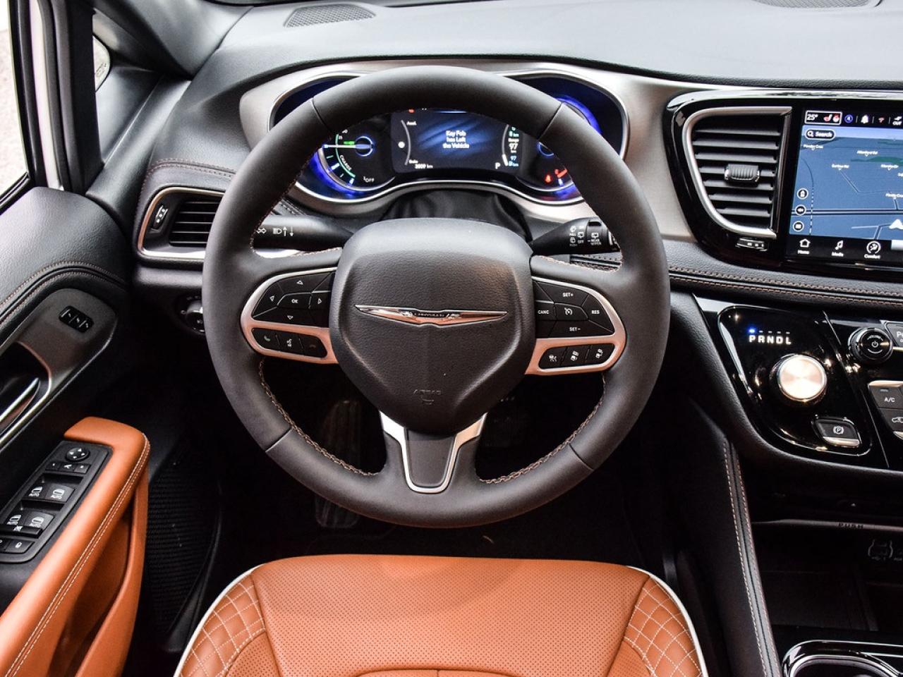 2024 Chrysler Pacifica Hybrid Pinnacle |HYBRID|PINNACLE|NAV|DVD|LEATHER|PANORROF|360CAM Photo