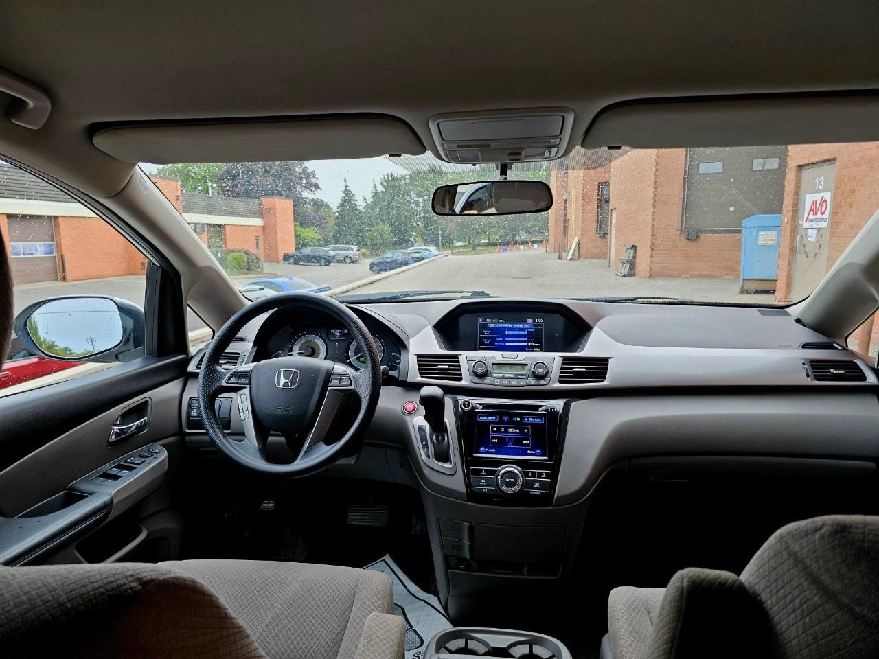 2017 Honda Odyssey EX - Photo #9