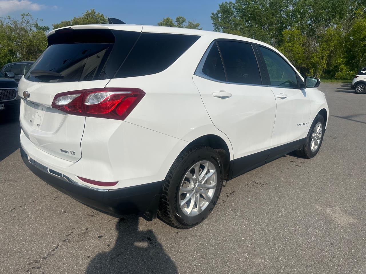 2021 Chevrolet Equinox LT Photo2