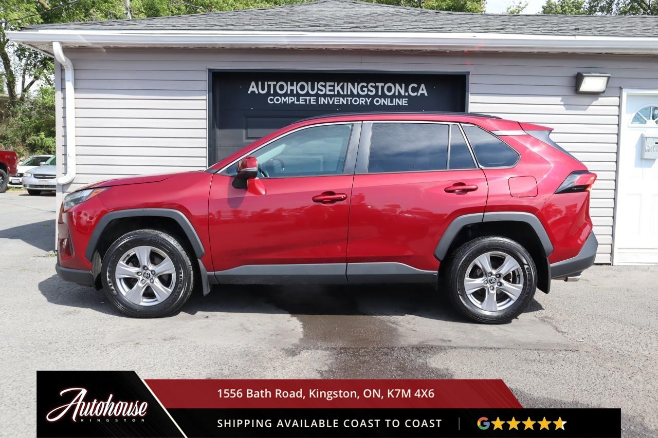 2022 Toyota RAV4 XLE SUNROOF - APPLE CARPLAY & ANDROID AUTO Photo2