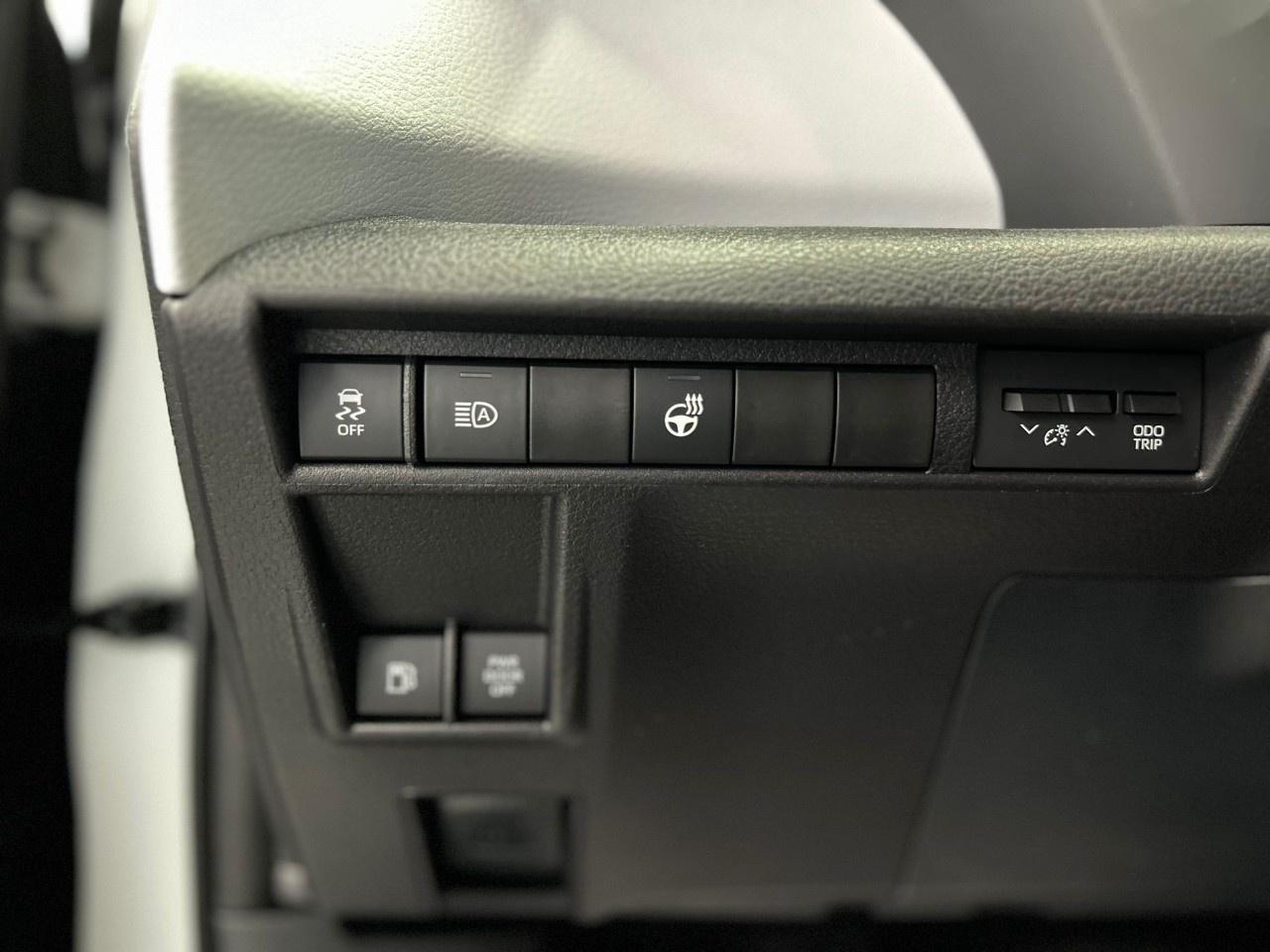 2025 Toyota Sienna Hybrid LE Photo