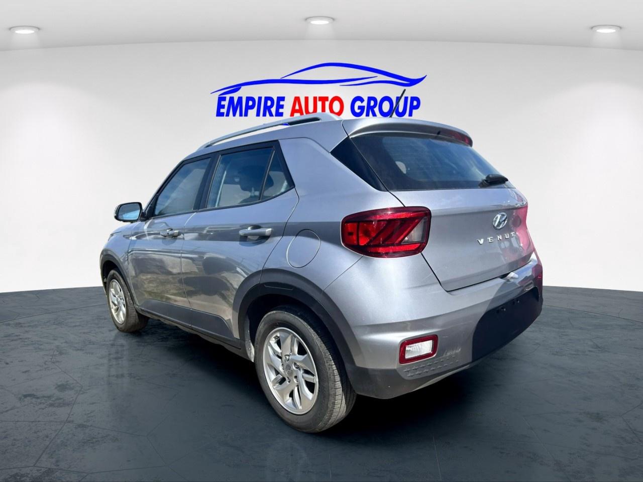 2025 Hyundai Venue SEL Photo