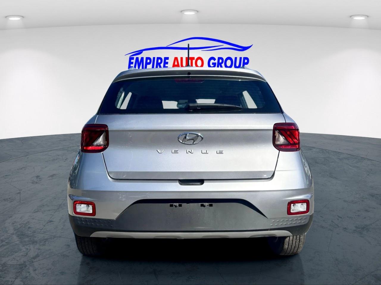 2025 Hyundai Venue SEL Photo