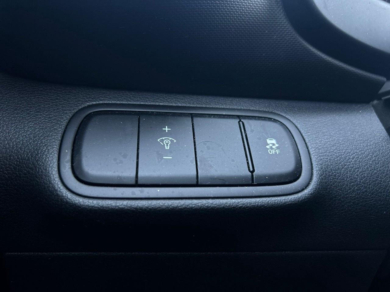 2025 Hyundai Venue SEL Photo