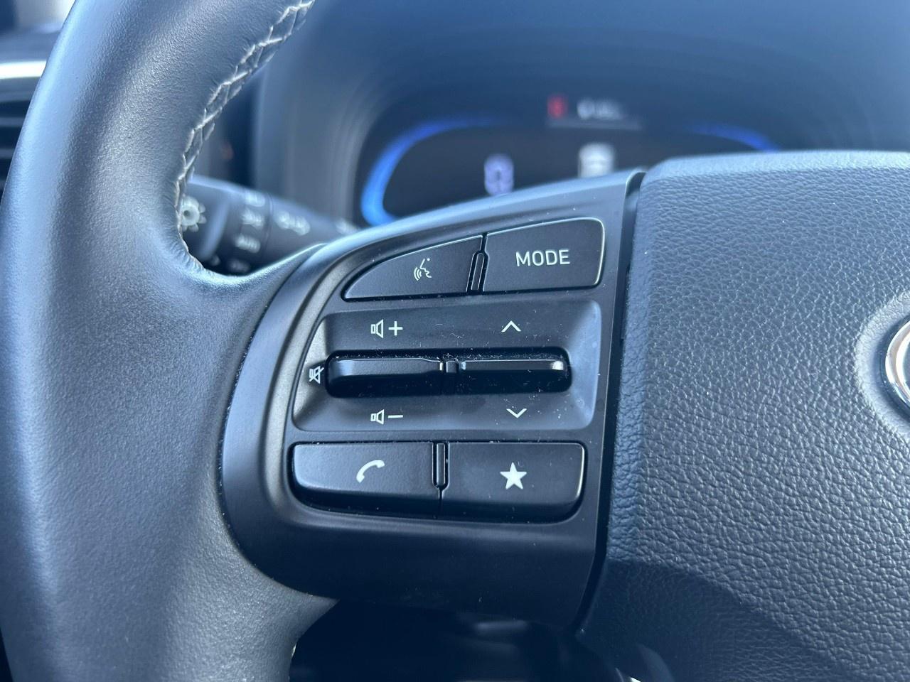 2025 Hyundai Venue SEL Photo