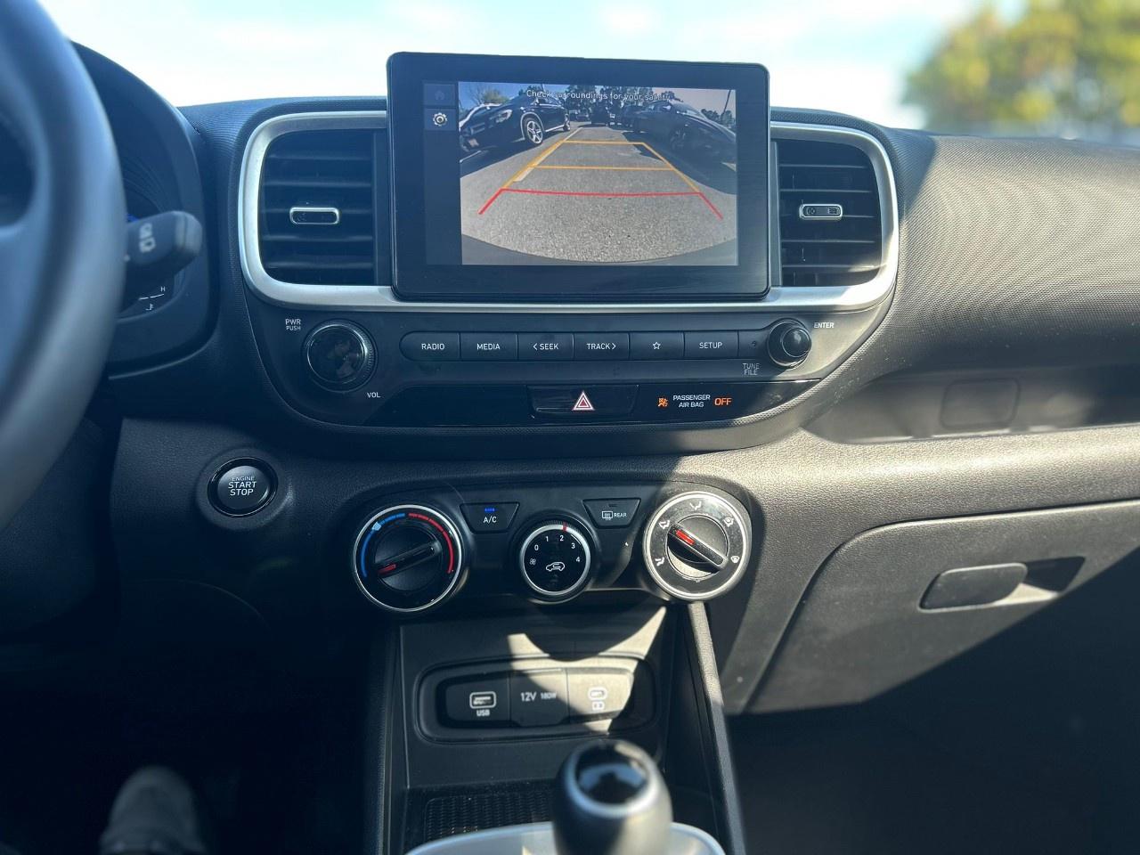 2025 Hyundai Venue SEL Photo