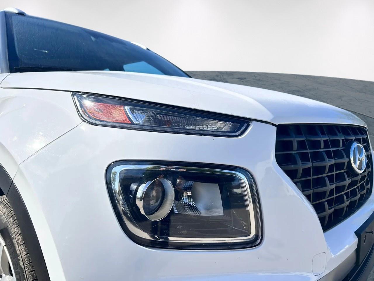 2025 Hyundai Venue SEL Photo
