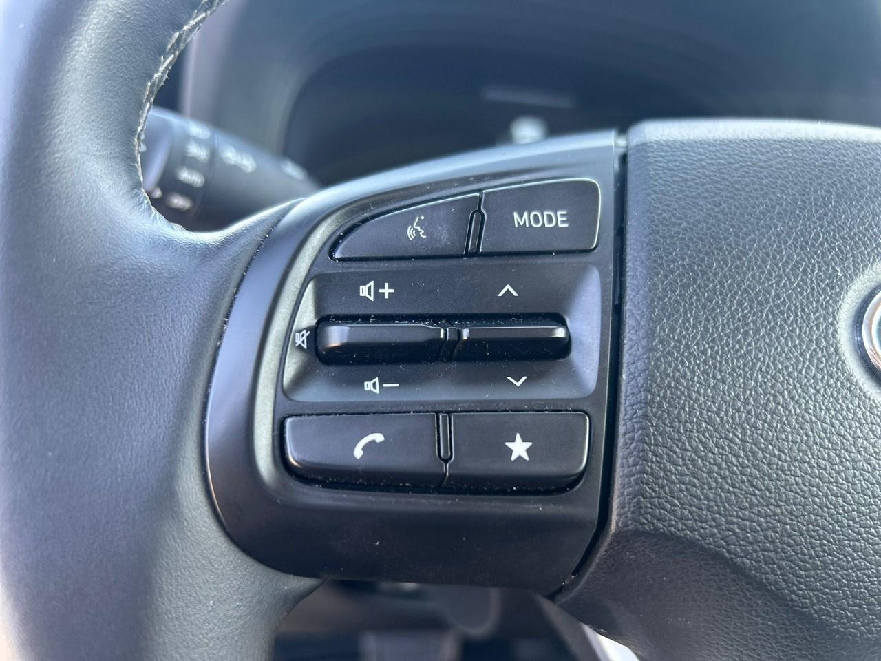 2025 Hyundai Venue SEL Photo