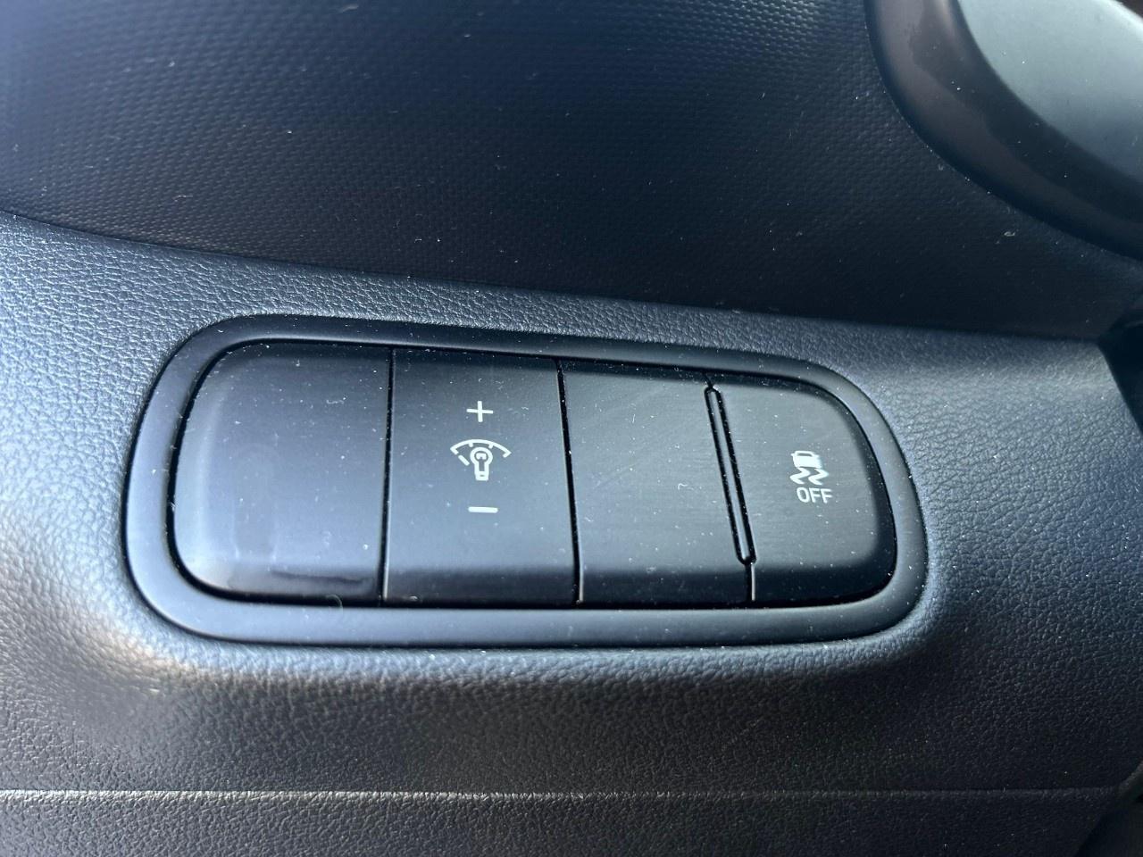 2025 Hyundai Venue SEL Photo