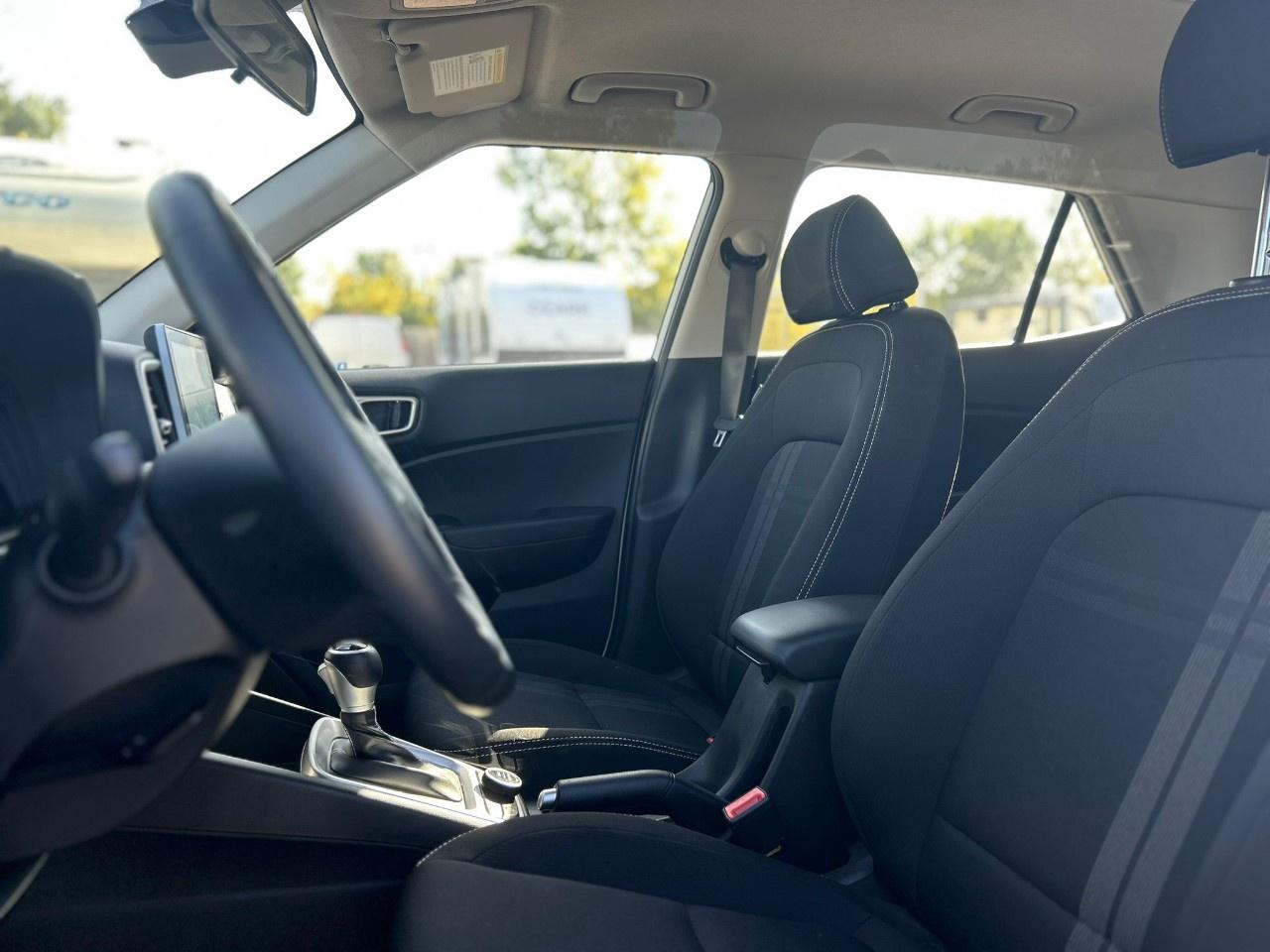 2025 Hyundai Venue SEL Photo