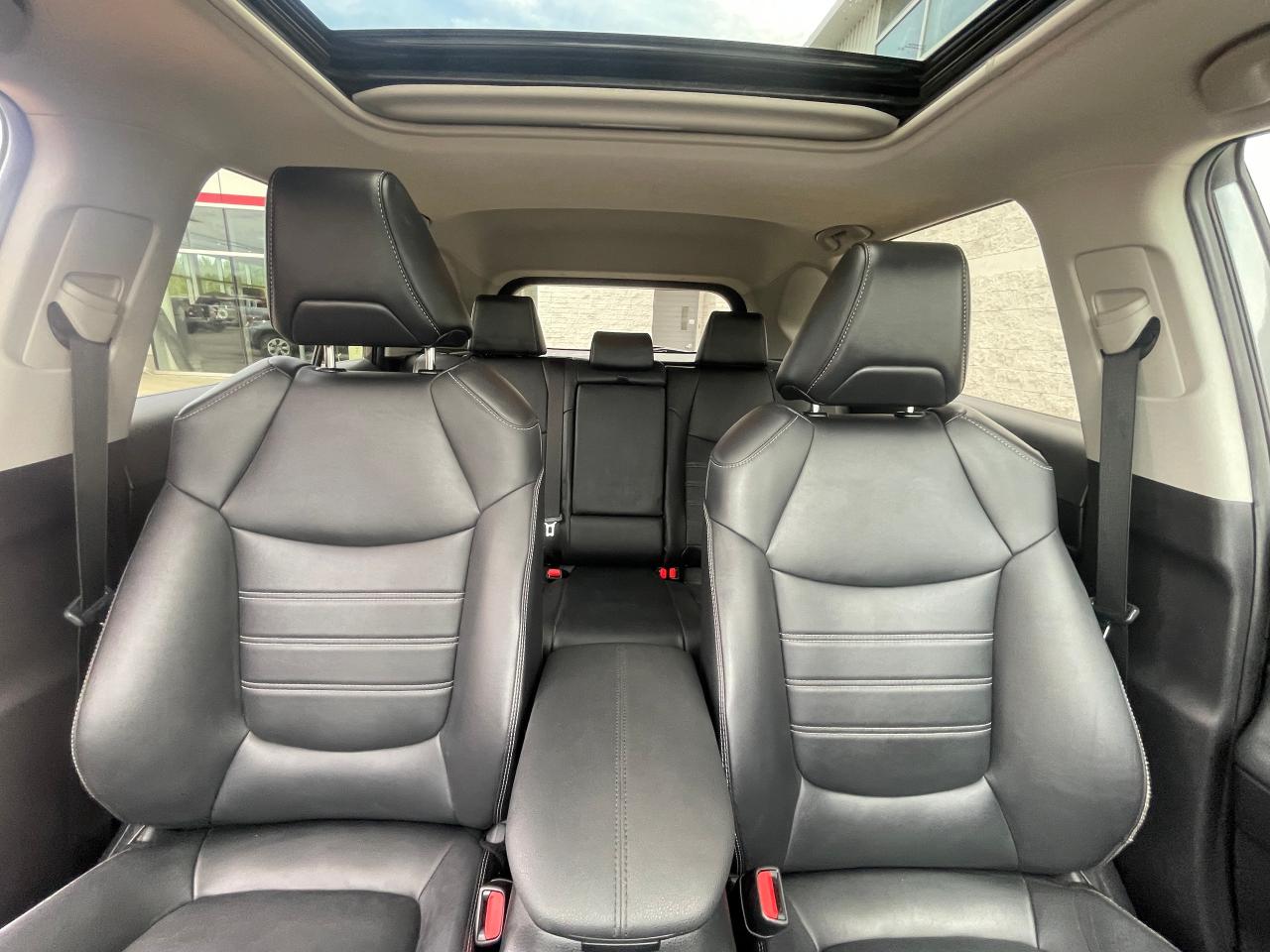 2021 Toyota RAV4 XLE Premium Photo