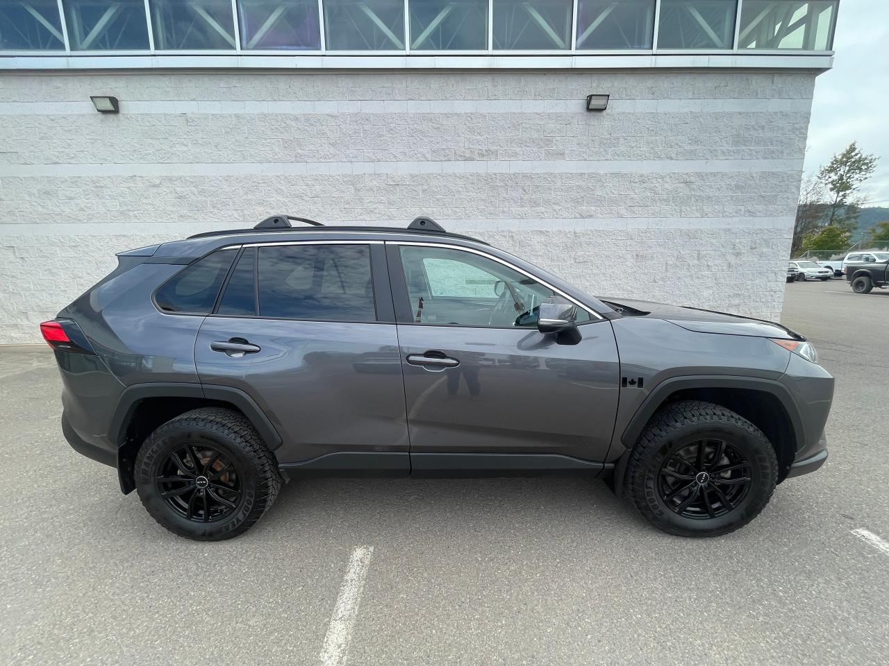 2021 Toyota RAV4 XLE Premium Photo