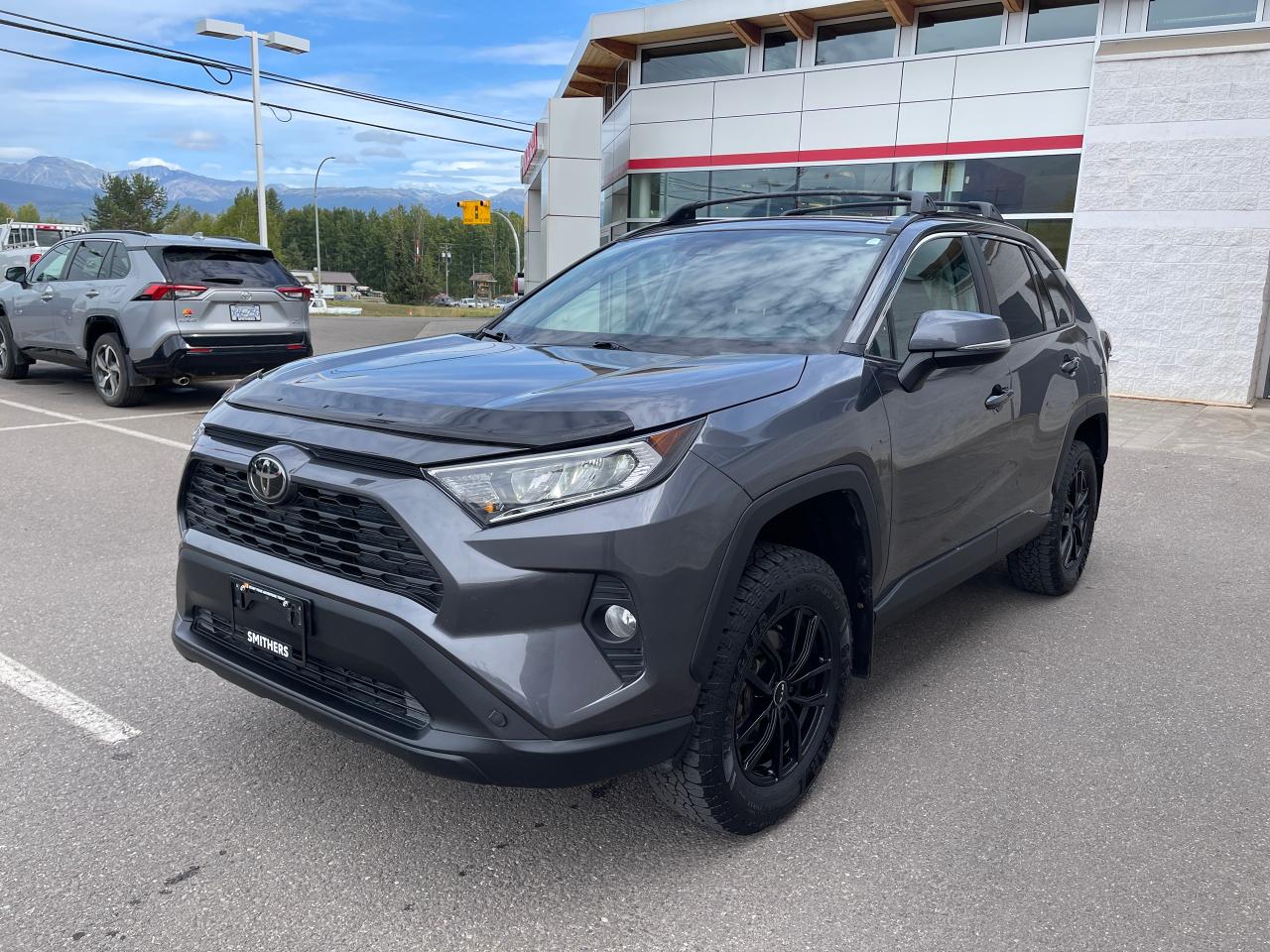 2021 Toyota RAV4 XLE Premium Photo2
