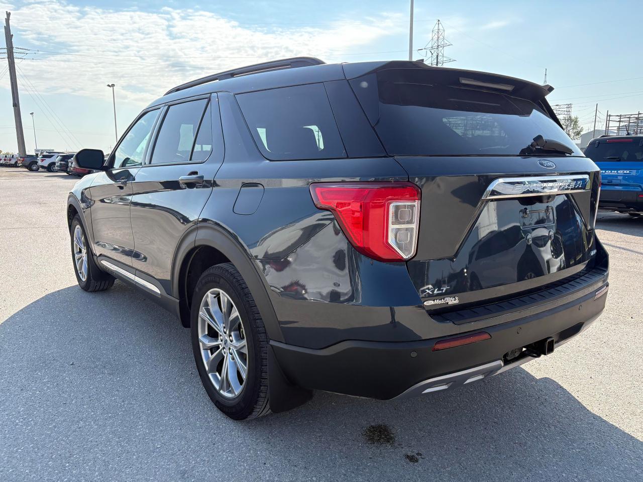 2022 Ford Explorer XLT 4WD Photo5
