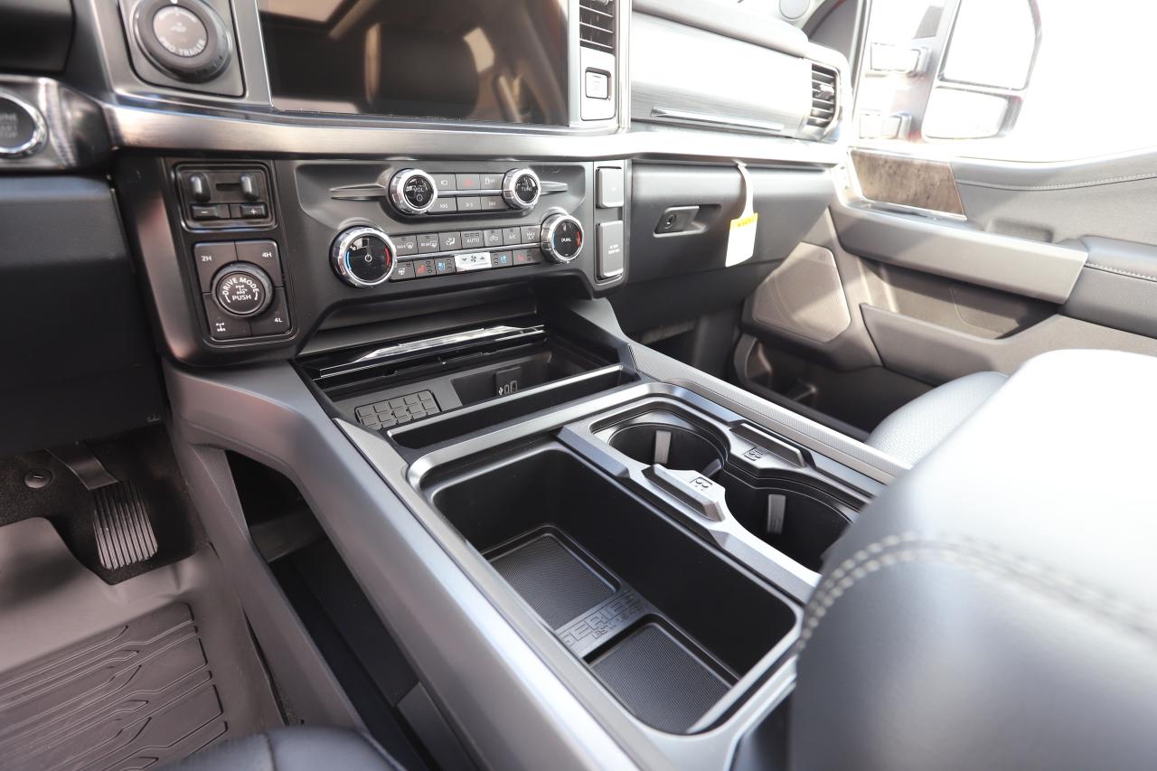 2026 Ford F-350 Super Duty SRW LARIAT 4WD CREW CAB 6.75' BOX Photo