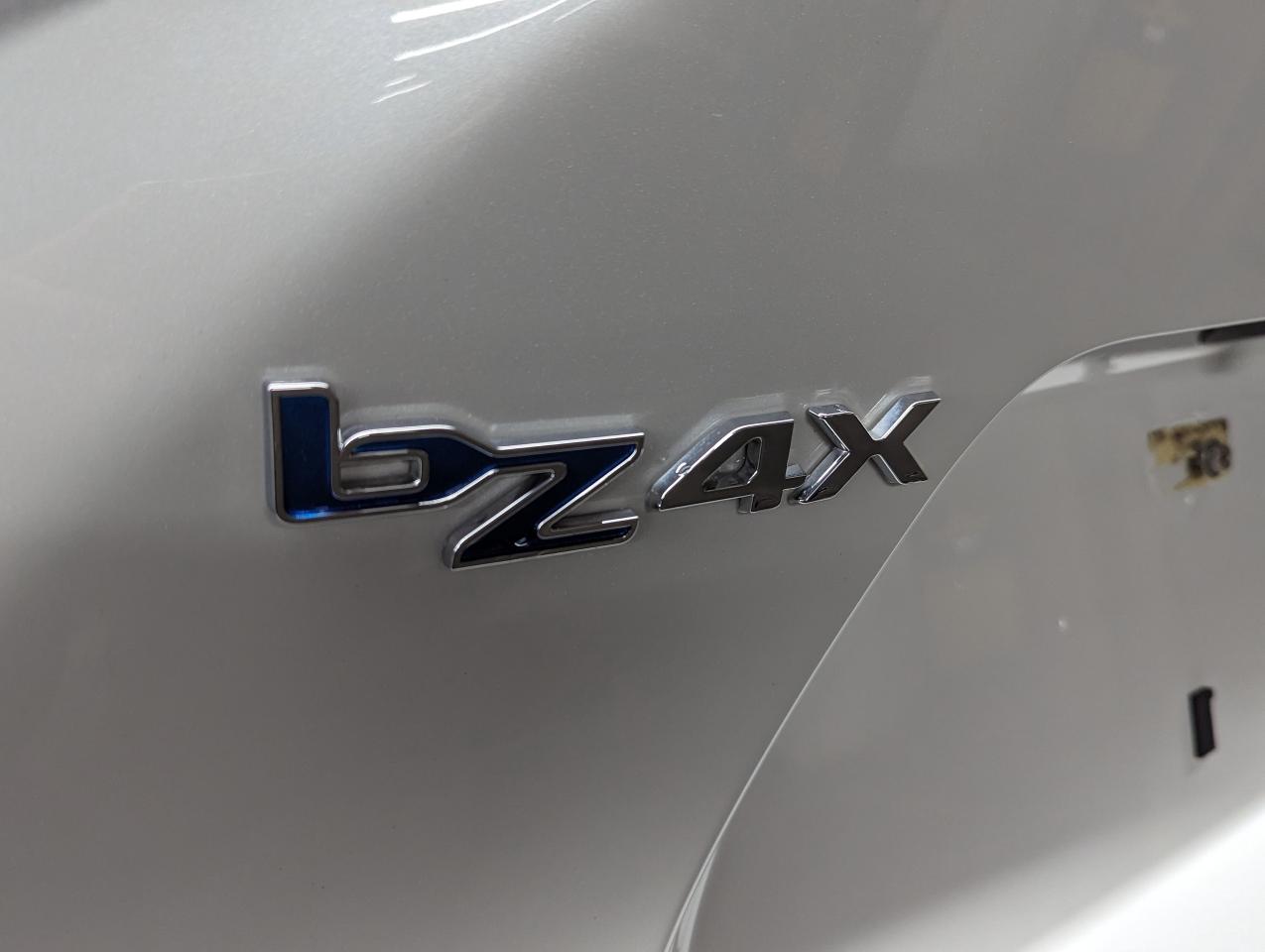 Used 2023 Toyota bZ4X LE 2WD NO ACCIDENTS, NEW TIRES, CHARGER INCLUDED for sale in Vancouver, BC