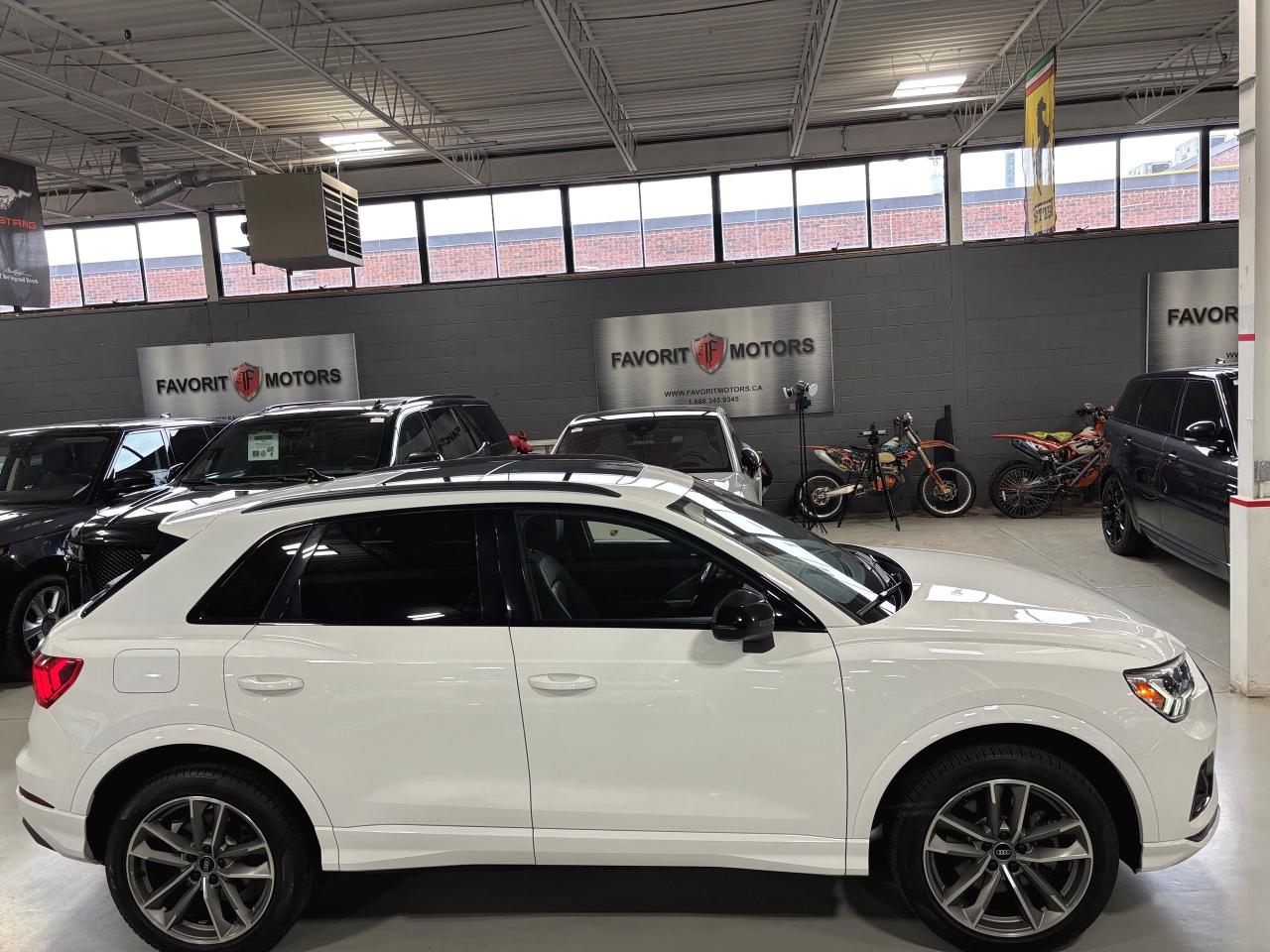 2022 Audi Q3 Komfort|QUATTRO|VORSPRUNG EDITION PKG|LEATHER|+++ - Photo #3