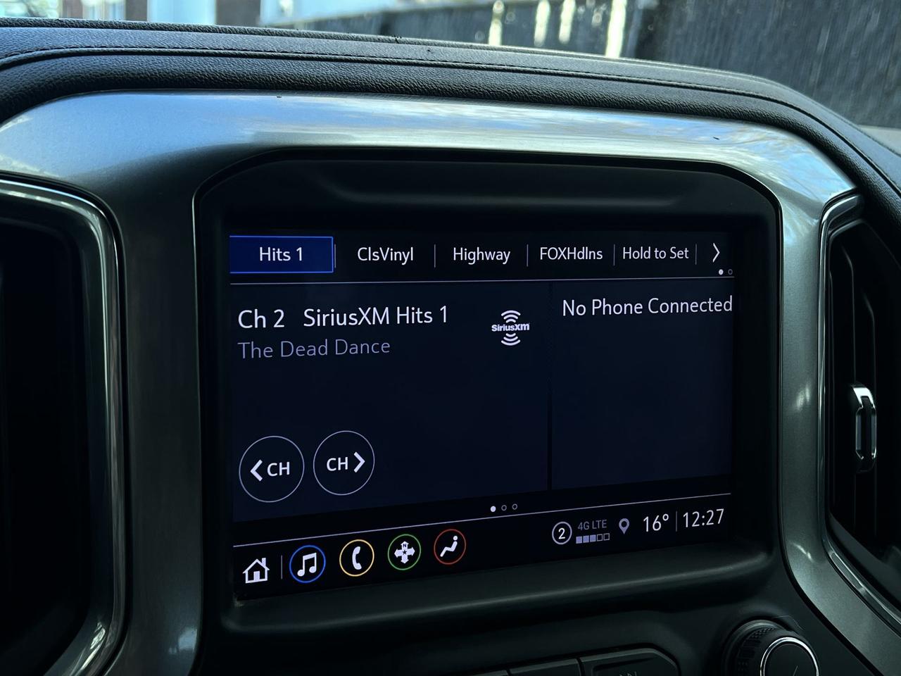 2021 Chevrolet Silverado 1500 LT 4X4 | Z71 | HTD LEATHER | 5.3L V8 | CREW CAB Photo