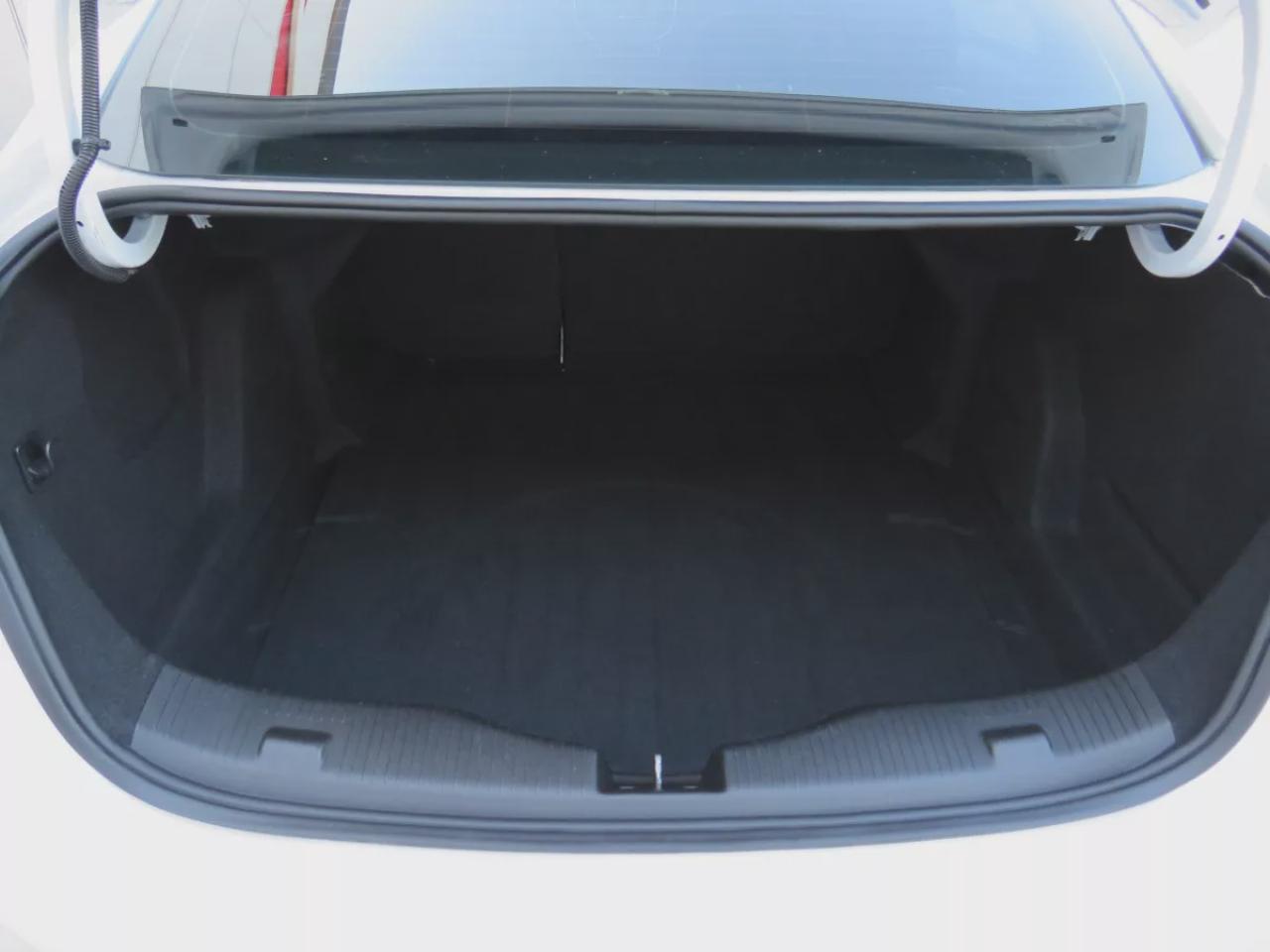 2018 Chevrolet Cruze LT (**CLEAN TITLE/NO ACCIDENTS**SAFETY/CERTIFIED**ALLOY RIMS**HEATED SEATS**DIGITAL TOUCHSCREEN**REVERSE CAMERA**CRUISE CONTROL**BLUETOOTH**) Photo