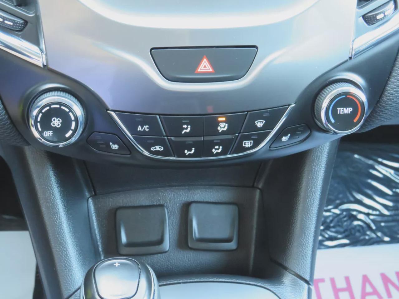 2018 Chevrolet Cruze LT (**CLEAN TITLE/NO ACCIDENTS**SAFETY/CERTIFIED**ALLOY RIMS**HEATED SEATS**DIGITAL TOUCHSCREEN**REVERSE CAMERA**CRUISE CONTROL**BLUETOOTH**) Photo