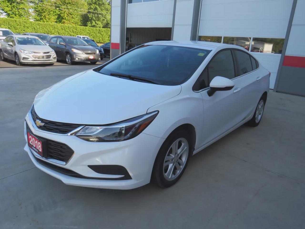 2018 Chevrolet Cruze LT (**CLEAN TITLE/NO ACCIDENTS**SAFETY/CERTIFIED**ALLOY RIMS**HEATED SEATS**DIGITAL TOUCHSCREEN**REVERSE CAMERA**CRUISE CONTROL**BLUETOOTH**) Photo