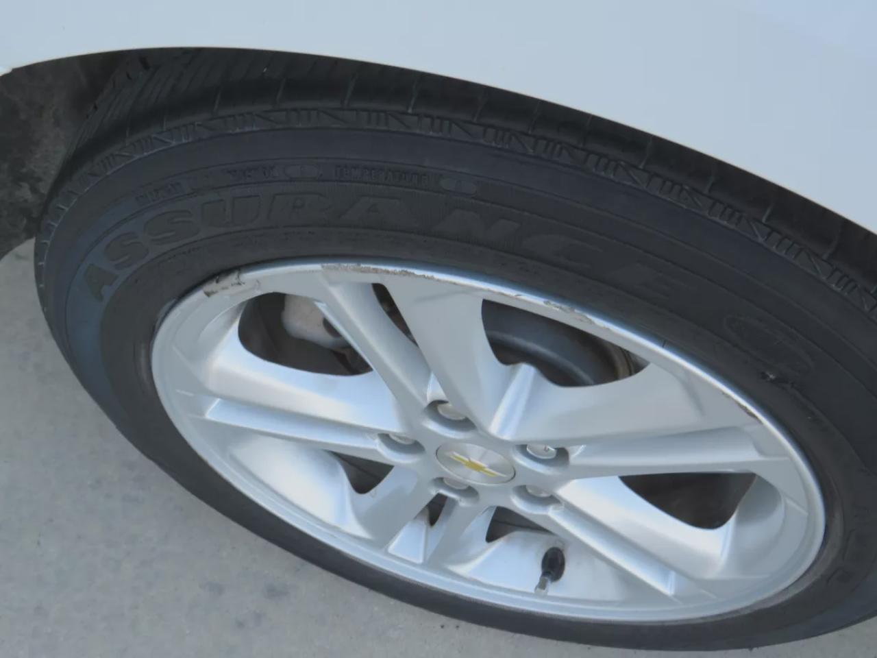 2018 Chevrolet Cruze LT (**CLEAN TITLE/NO ACCIDENTS**SAFETY/CERTIFIED**ALLOY RIMS**HEATED SEATS**DIGITAL TOUCHSCREEN**REVERSE CAMERA**CRUISE CONTROL**BLUETOOTH**) Photo