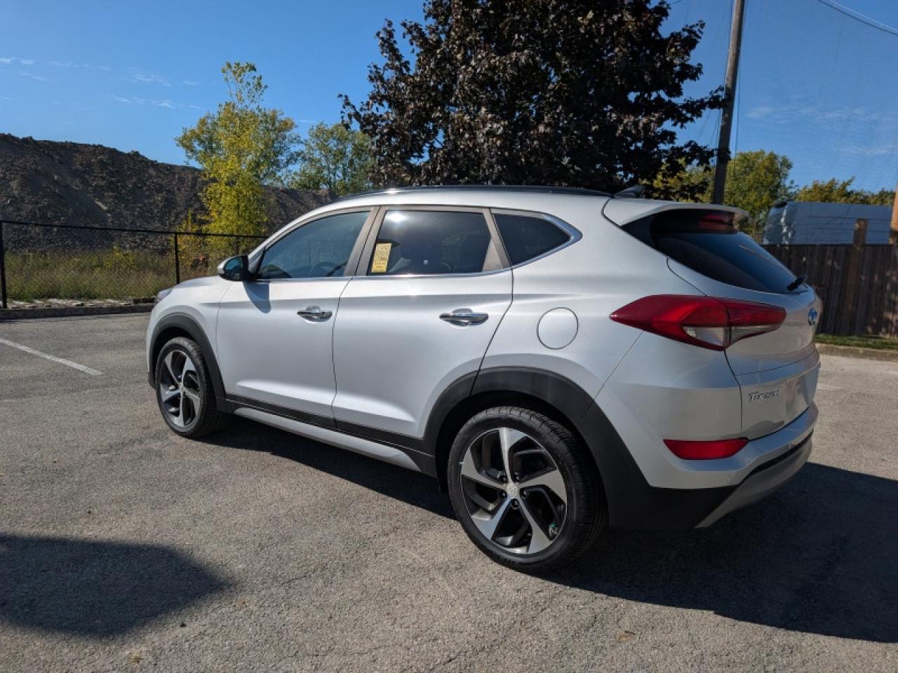 2017 Hyundai Tucson Ultimate  **PWR GATE - PANO SUNROOF** Photo2