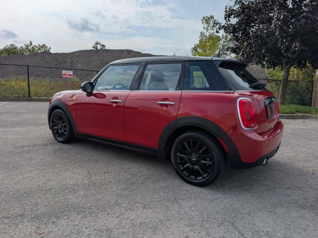 2016 MINI Cooper Hardtop Hatchback  **28 SERVICE RECORDS** Photo2