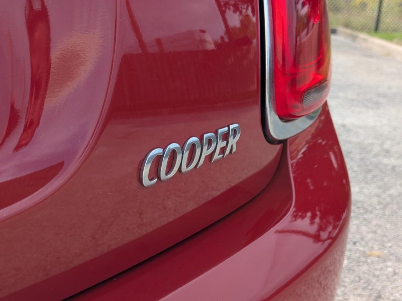2016 MINI Cooper Hardtop Hatchback  **28 SERVICE RECORDS** Photo