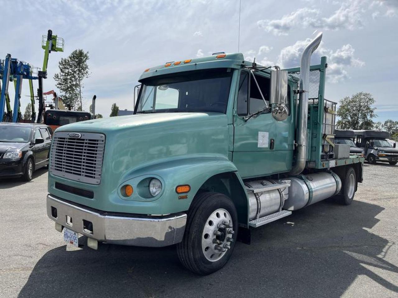 Used 2003 Freightliner FL112 Flat Deck fuel truck  Diesel Air Brakes for sale in Burnaby, BC