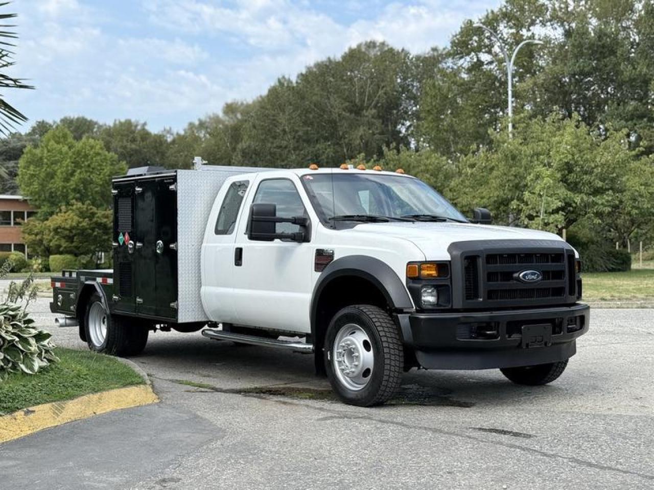 Used 2008 Ford F-450 SD SuperCab Dually Diesel 11-Foot Flat Deck 2WD with Storage Compartments for sale in Burnaby, BC