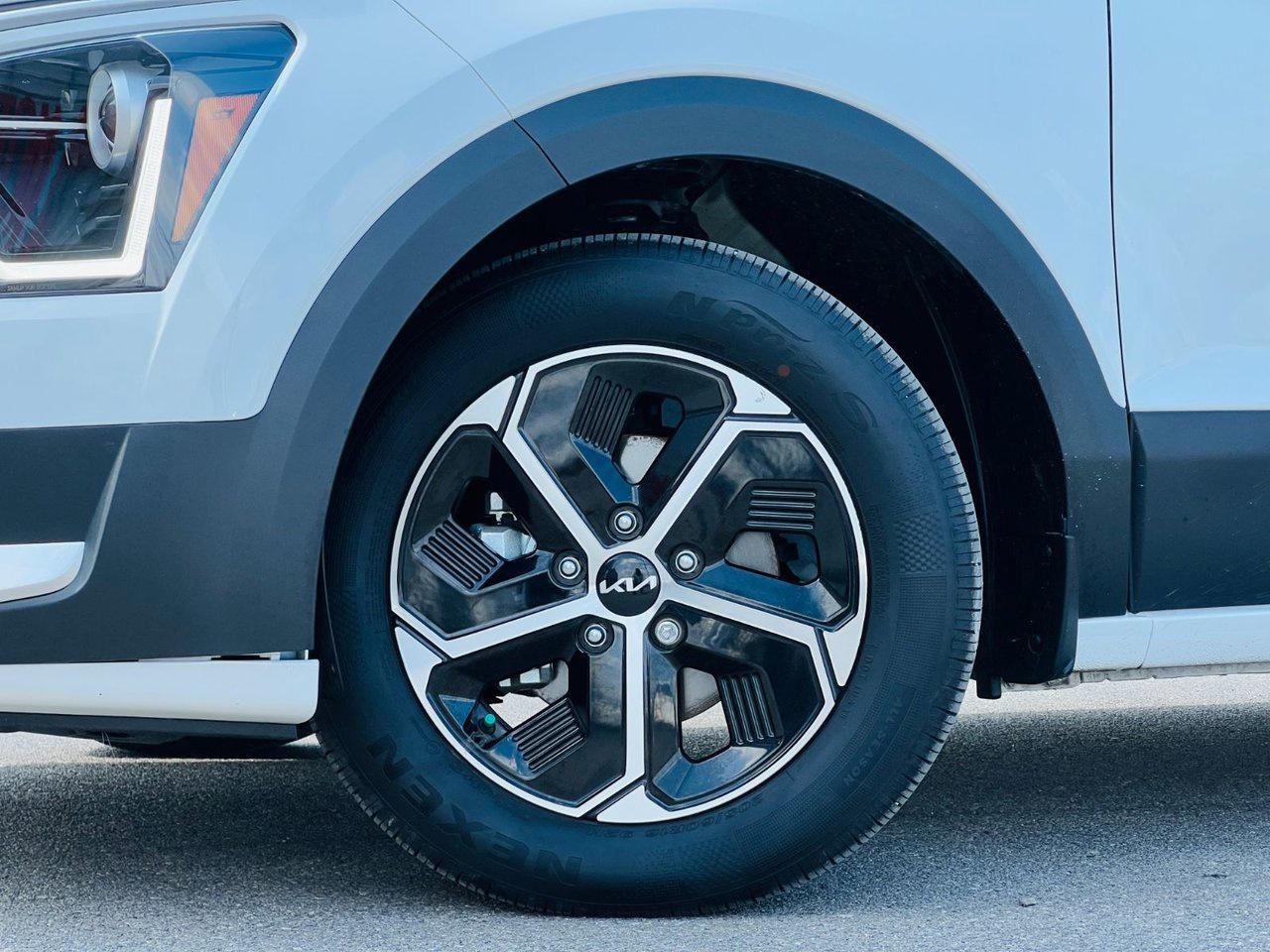 2025 Kia NIRO HEV LX Photo