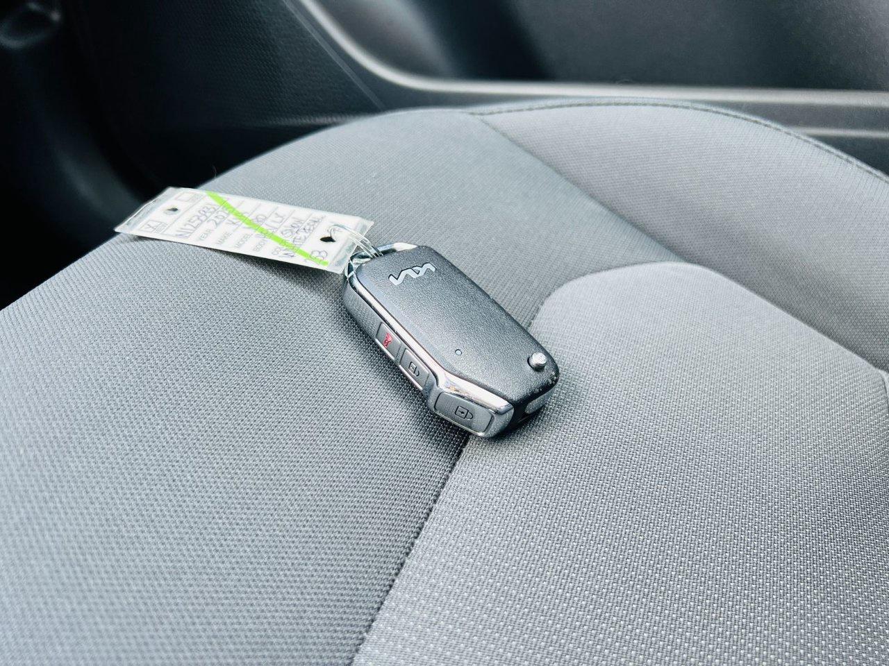 2025 Kia NIRO HEV LX Photo