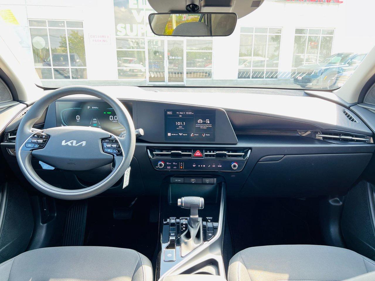 2025 Kia NIRO HEV LX Photo