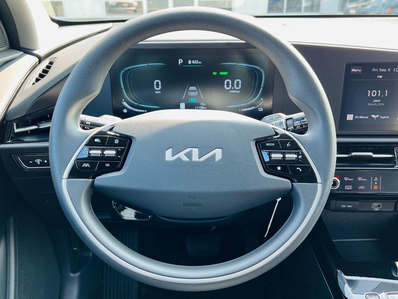 2025 Kia NIRO HEV LX Photo