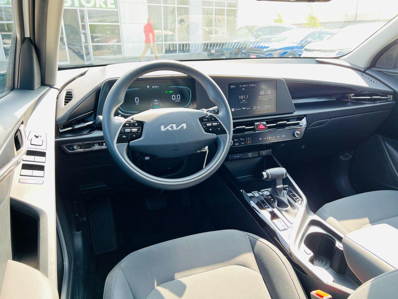 2025 Kia NIRO HEV LX Photo