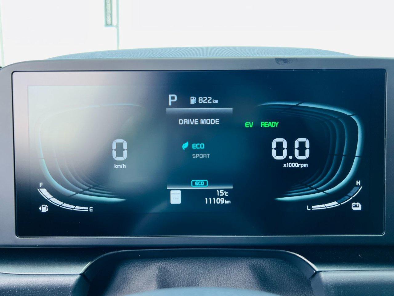 2025 Kia NIRO HEV LX Photo