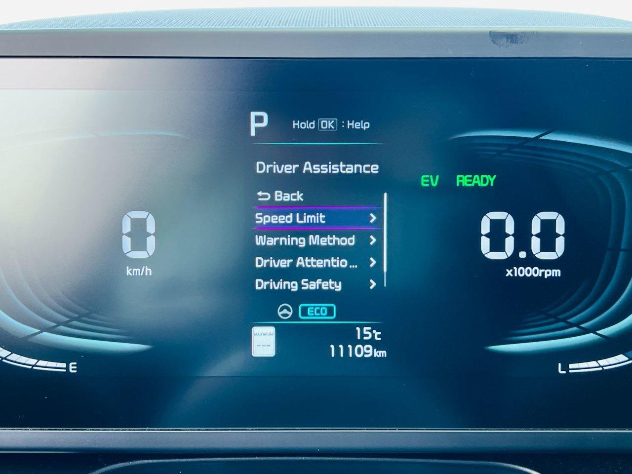 2025 Kia NIRO HEV LX Photo