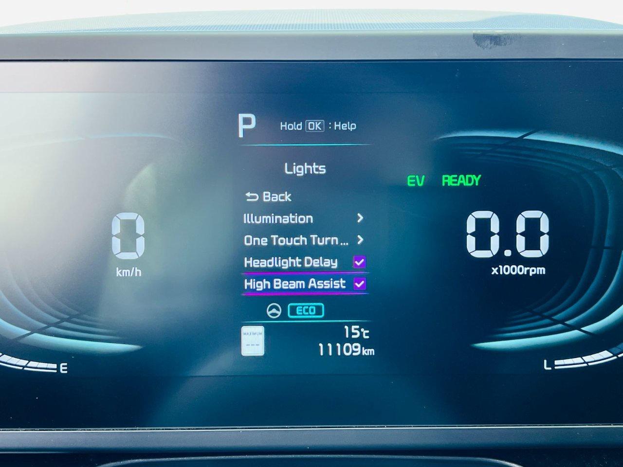 2025 Kia NIRO HEV LX Photo