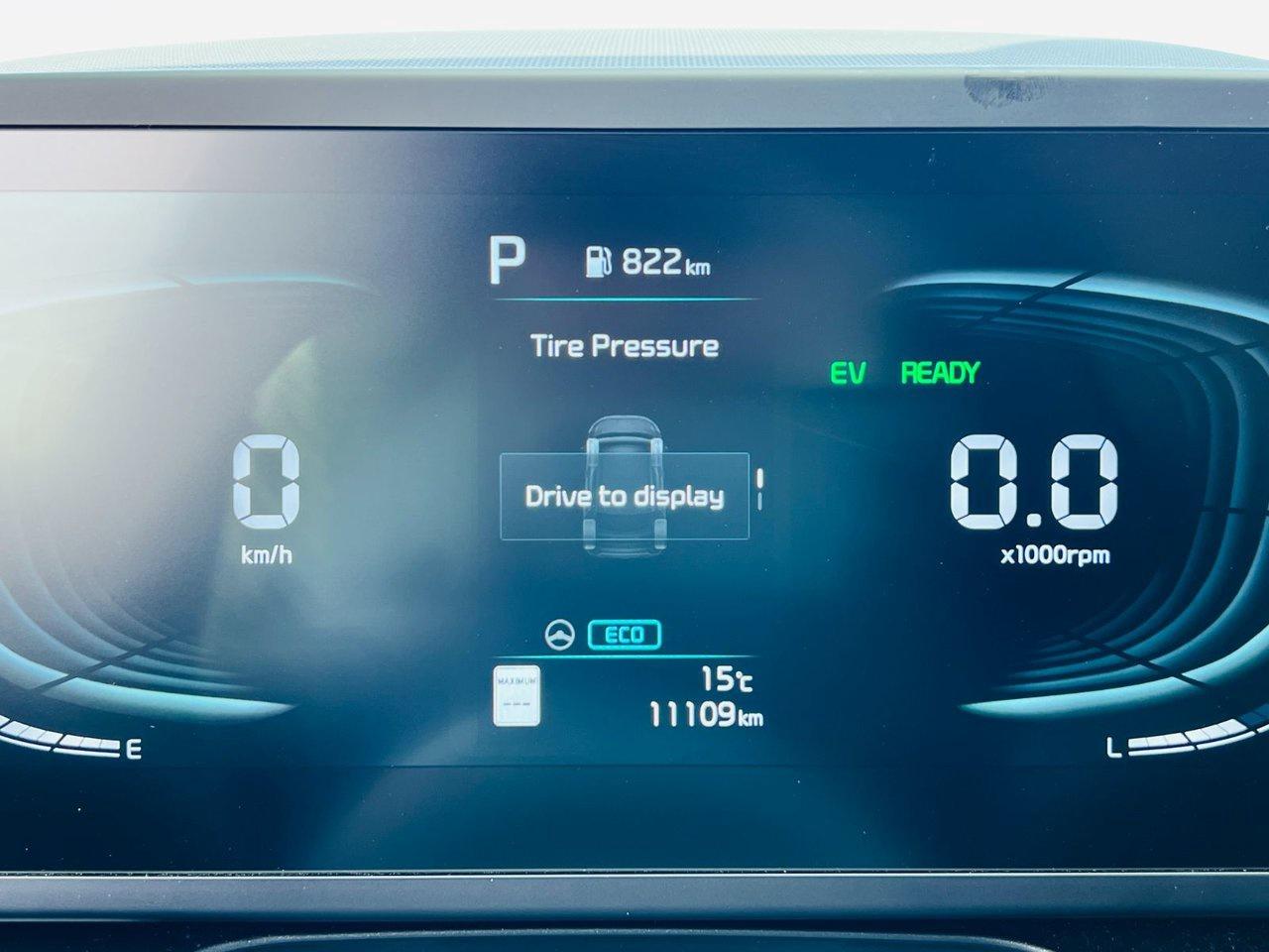 2025 Kia NIRO HEV LX Photo