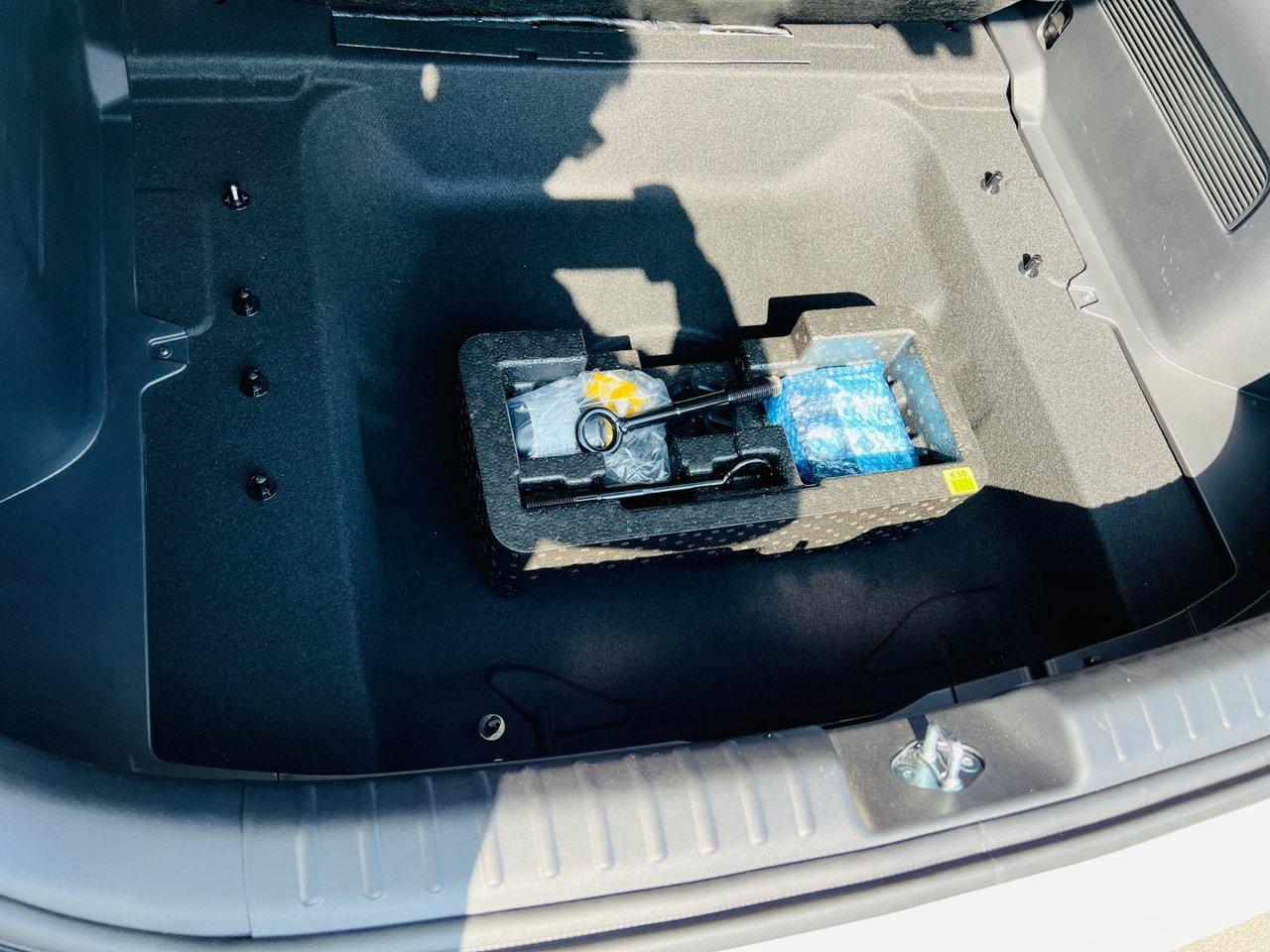 2025 Kia NIRO HEV LX Photo